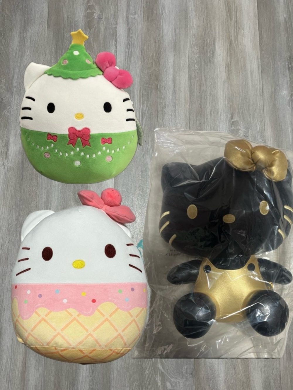 Sanrio Hello Kitty Plushie Bundle